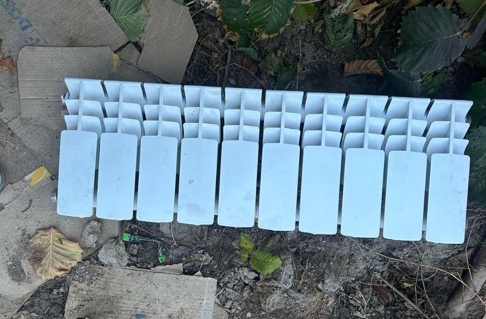 Радиатор алюминий.Новый. Есть 11-штук каждый 10-сетка.