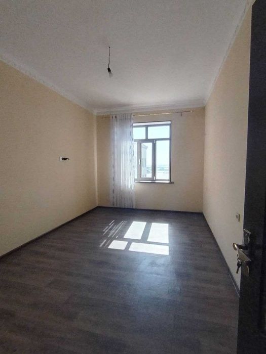 Продается 4х комнатная квартира на Шарк1 базарчик 127 м2Цена 60000 у.е