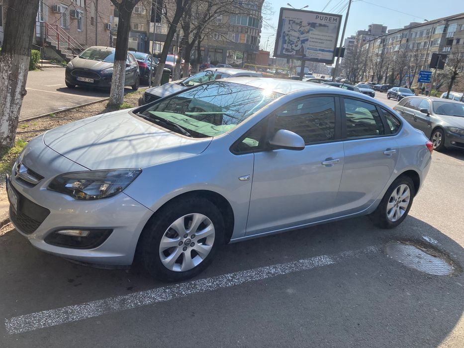 Unic proprietar vând Opel Astra Notchback