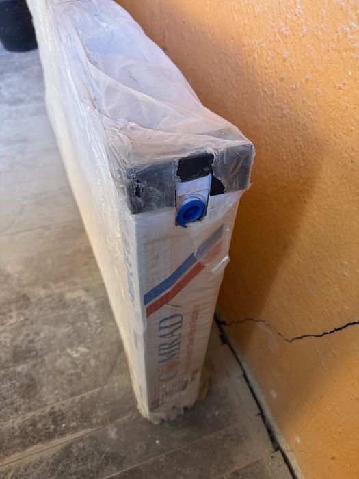 Панелен радиатор чисто нов