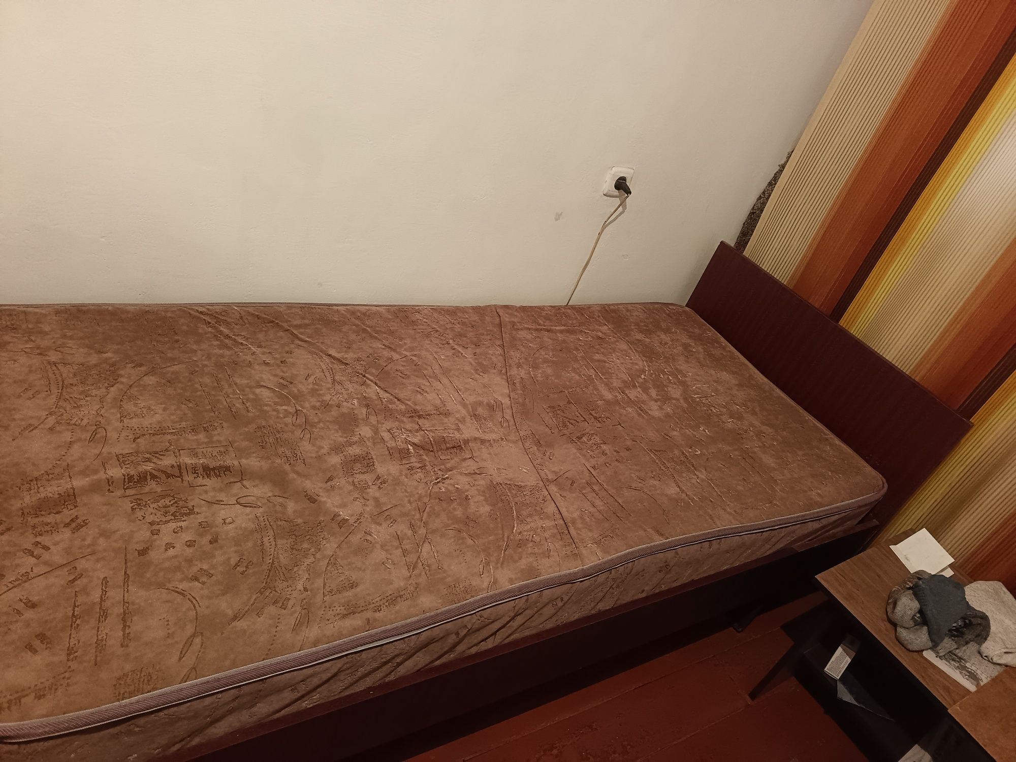 Продам 1 спальную кровать