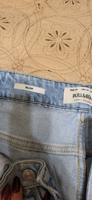 Vând pantaloni Pull &Bear