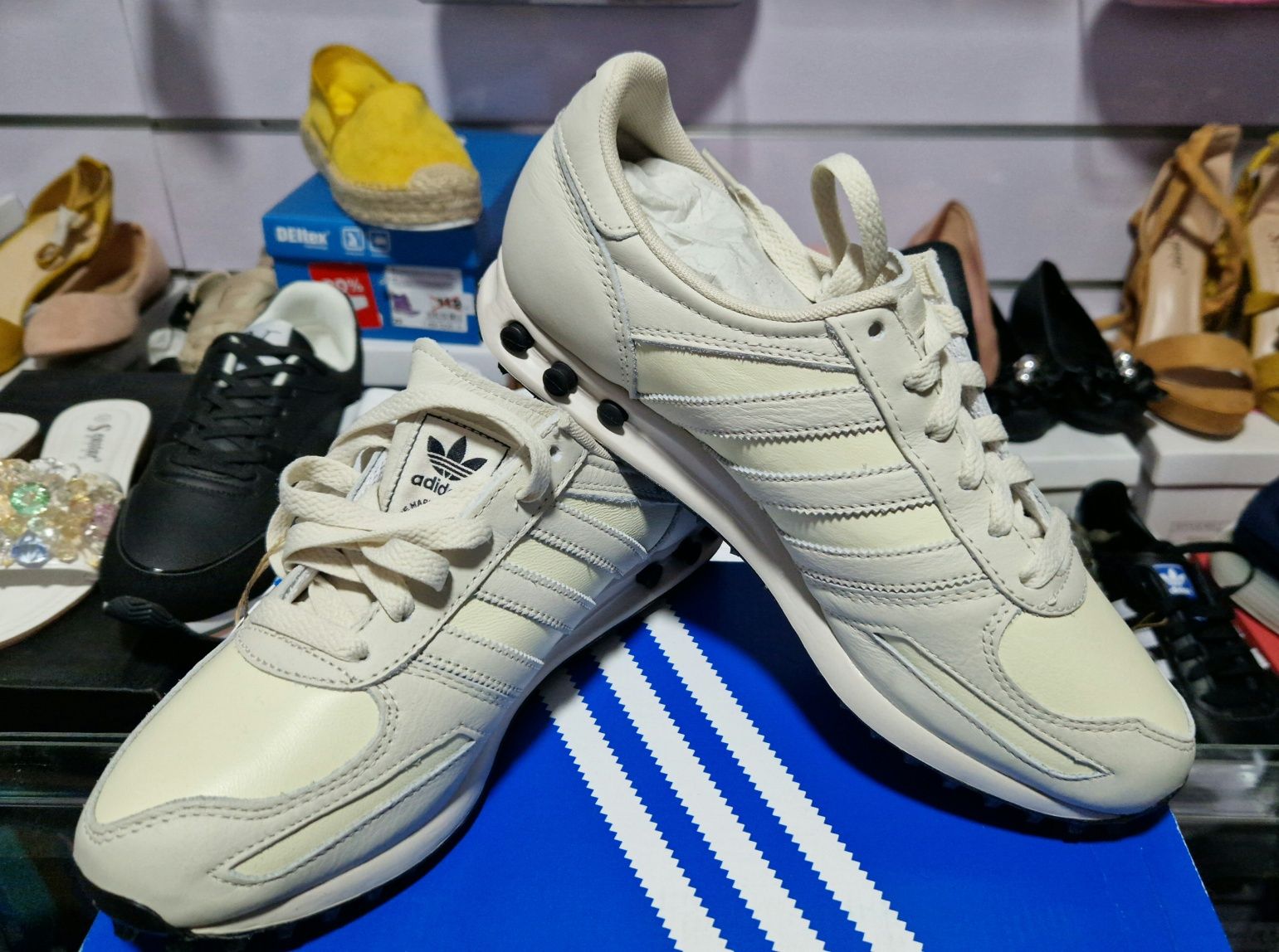 Adidas La Trainer numarul 42