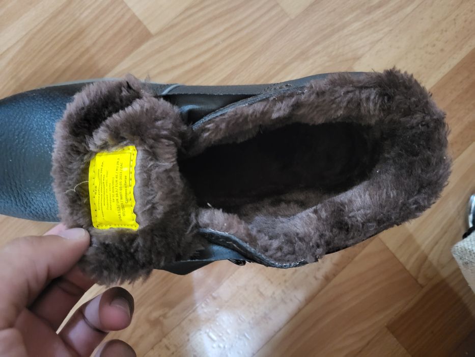 Продам спец обувь