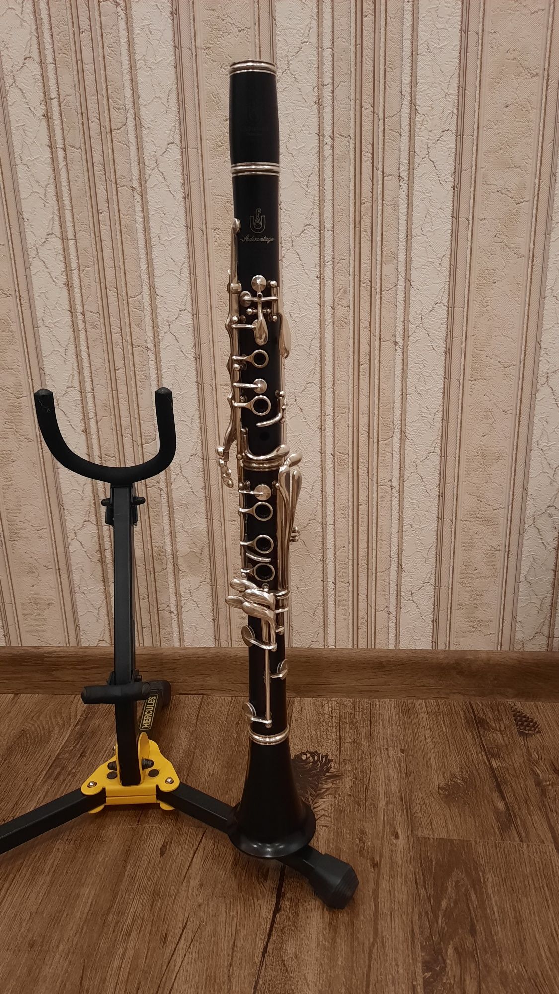 Vând clarinet F.A. Uebel  Advantage