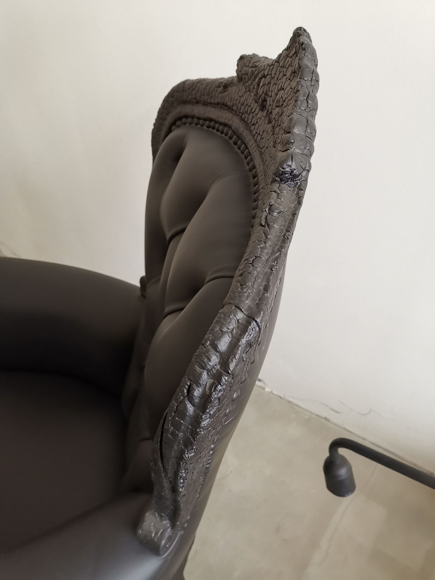 Дизайнерски стол Moooi