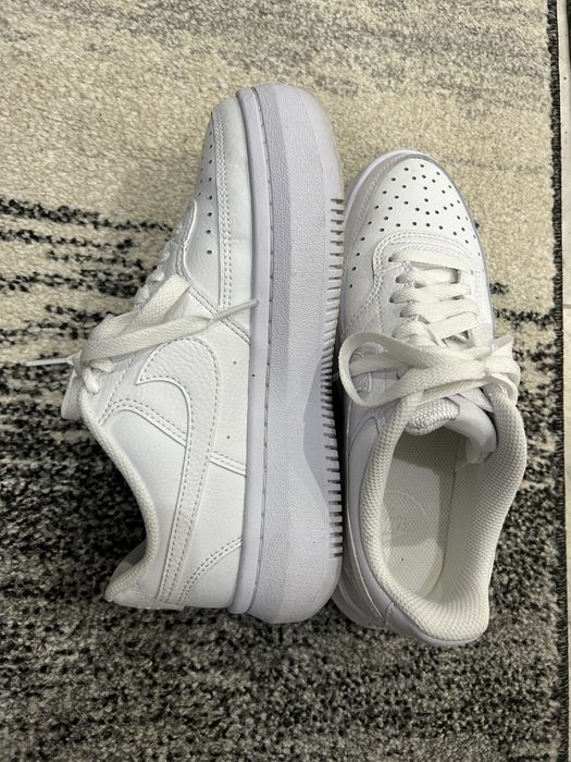 Маратонки кожени Nike