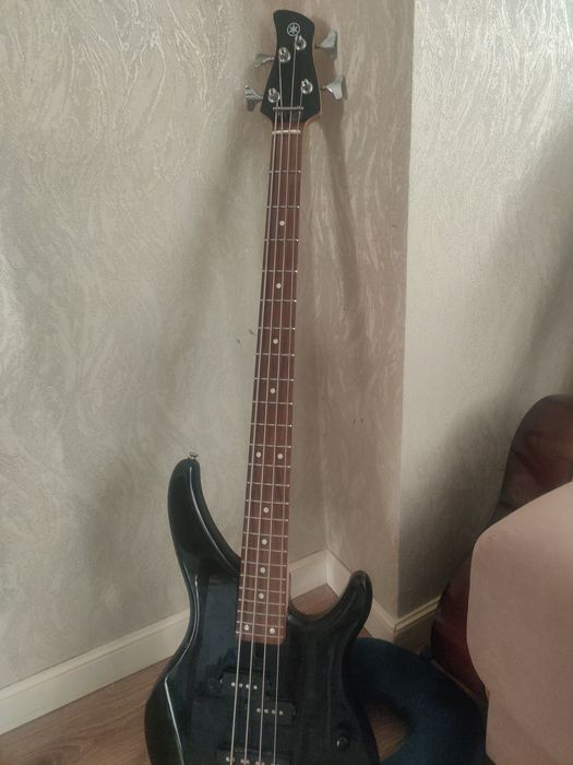 Yamaha TRBX174. Бас гитара