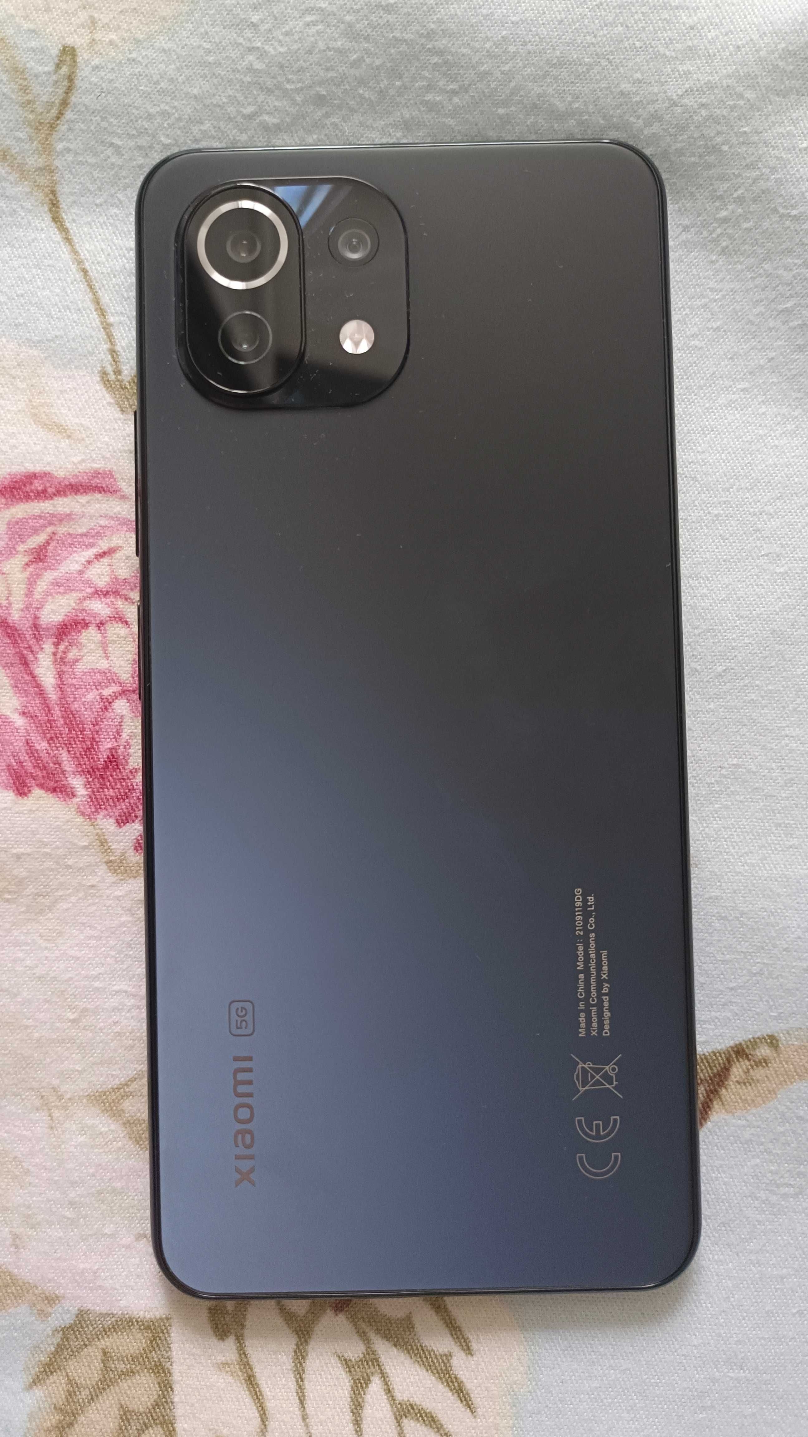 Продам смартфон Xiaomi 11 Lite 5G