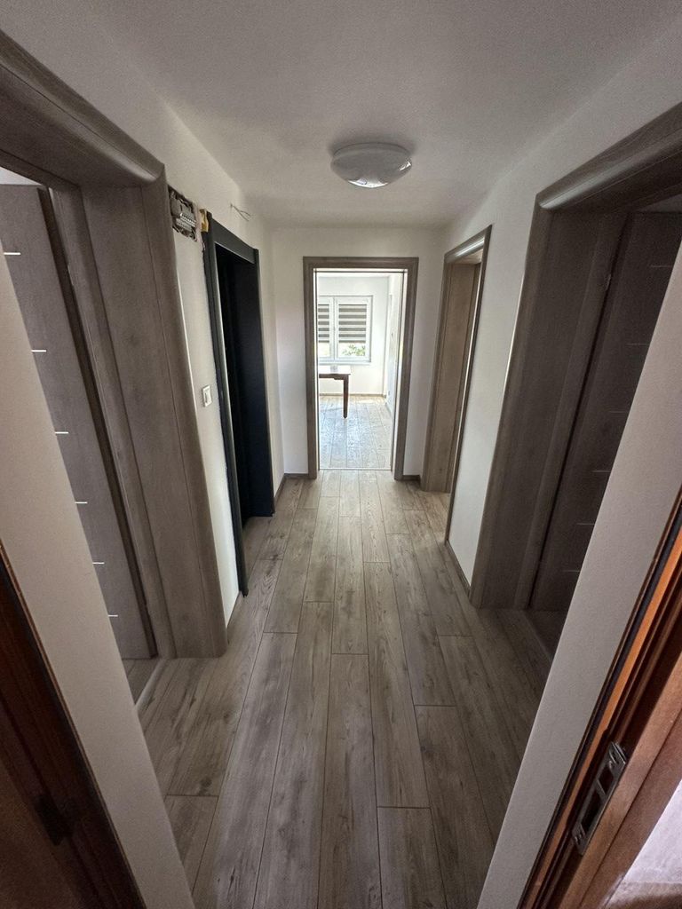 Дава се под наем Етаж от къща в Варна, Галата - 85 кв.м за 750 € - Снимка #9