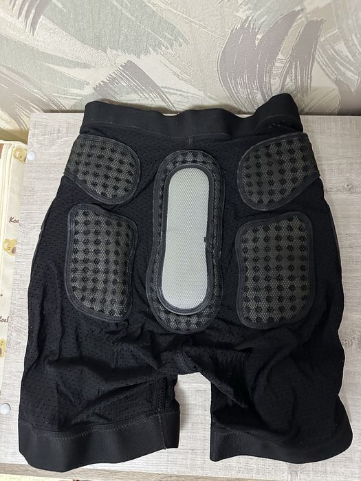 Защита для сноуборда / роликов / скейта