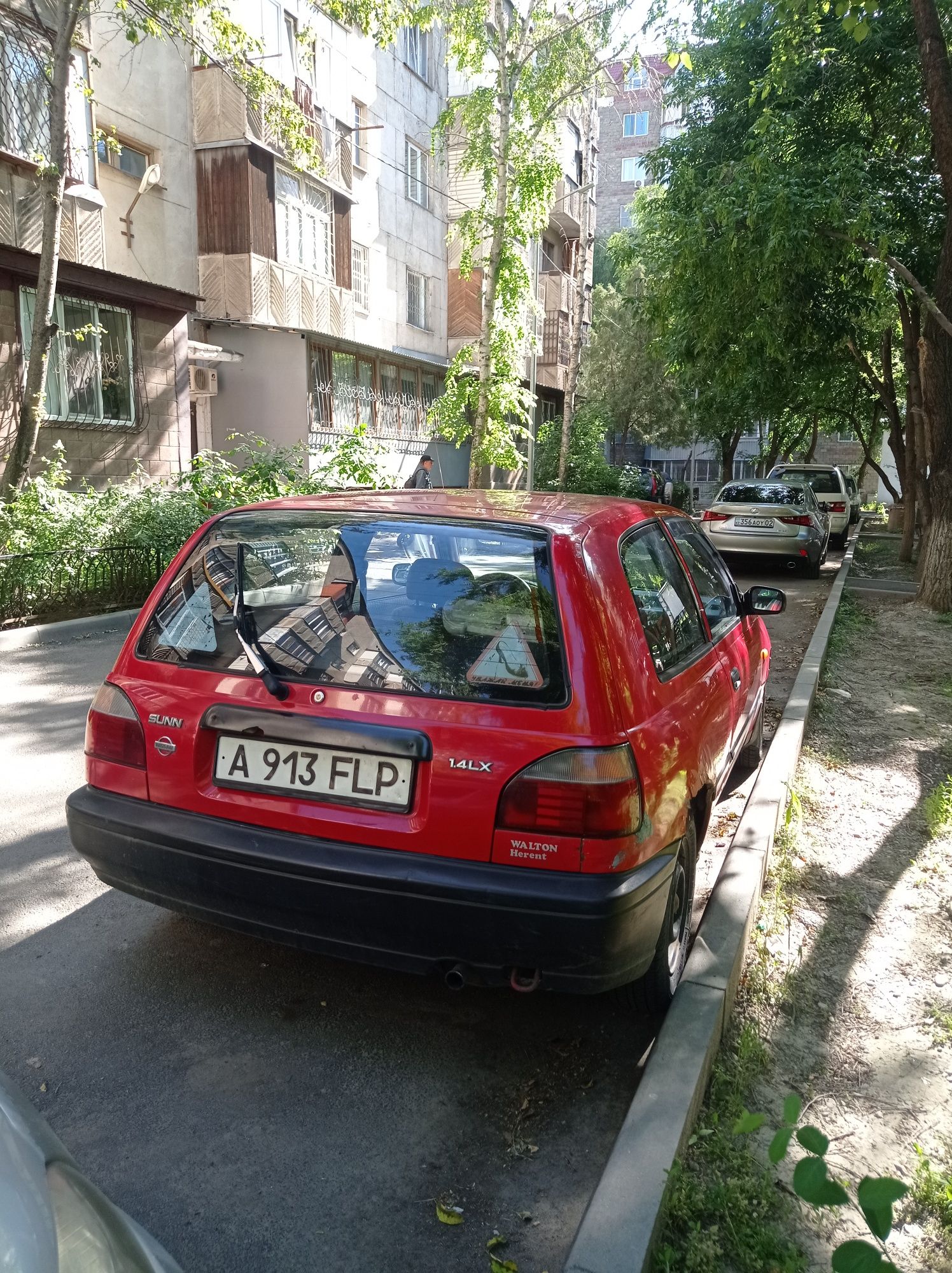 Легковой автомобиль Nissan sunny