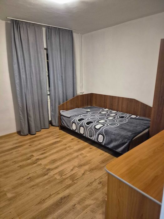 Inchiriez garsoniera, confort I, etaj 2, Oradea, mobilata, utilata.