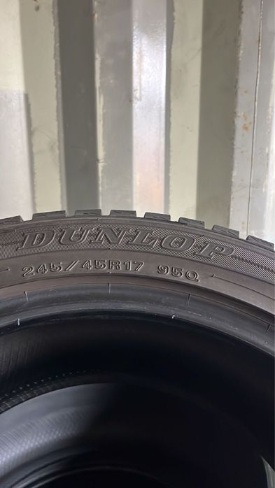 245/45/17 Dunlop зимняя