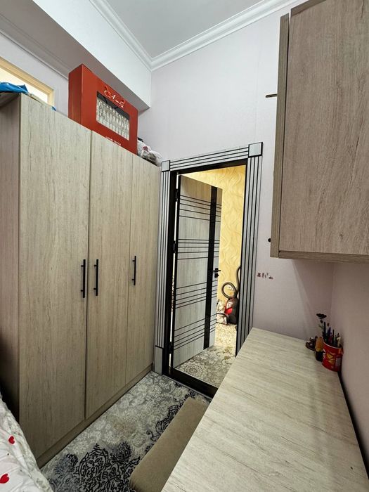 Квартира сотилади.