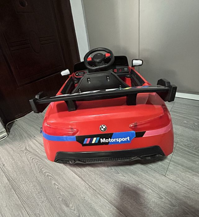 Masinuta electrica cu telecomanda