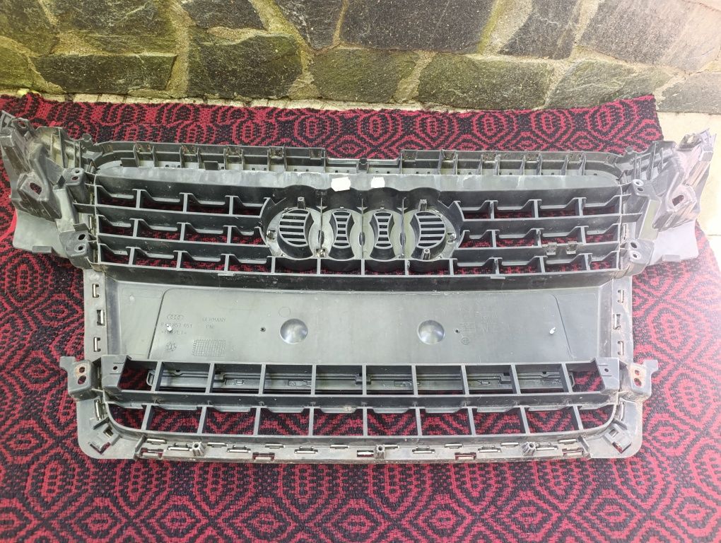 Решетка за audi A4 B8