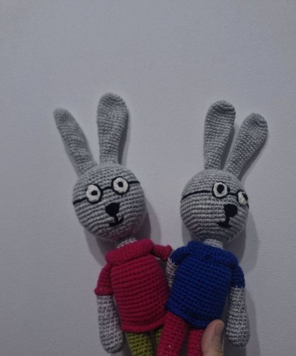 Вязаные зайцы из мультфильма