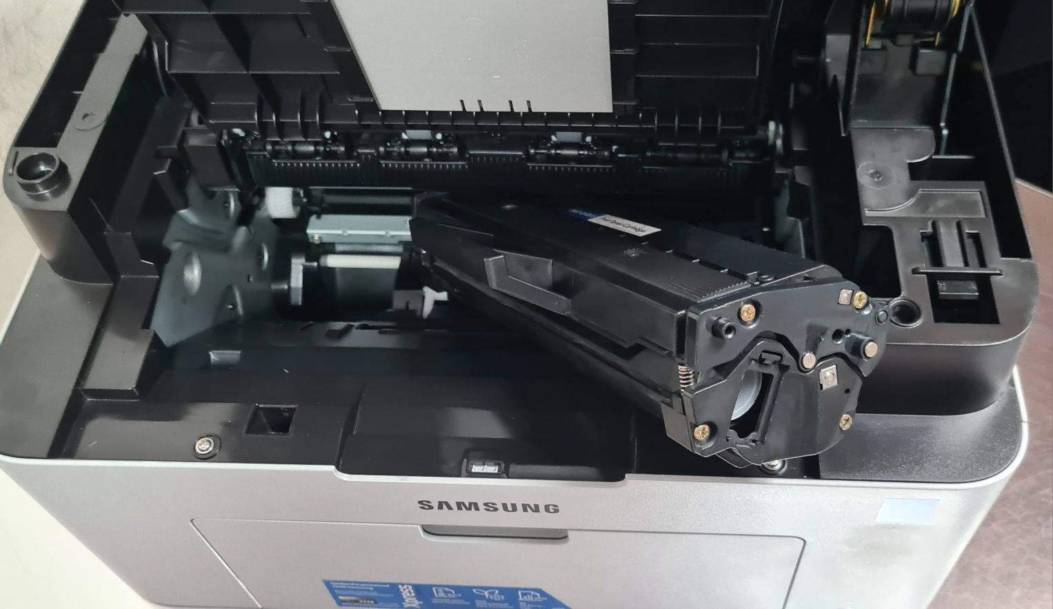 Продаю черно-белый лазерный принтер 3в1 Мфу Samsung M2070W с WiFi