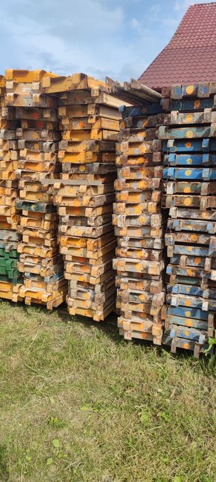 Schela,popi metálici si panouri model Spania