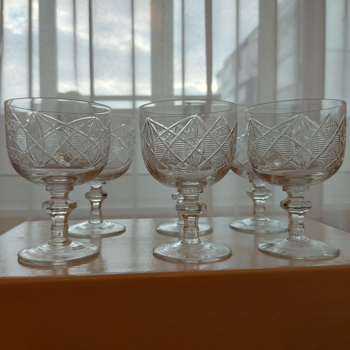 Кристални чаши продавам