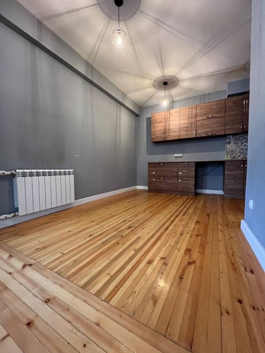 2х комнатная квартира 90кв. 2 этаж.