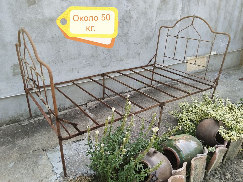 Старо Ковано Сгъваемо Легло.