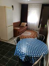 Inchiriez apartament mobilat și utilat etaj 1