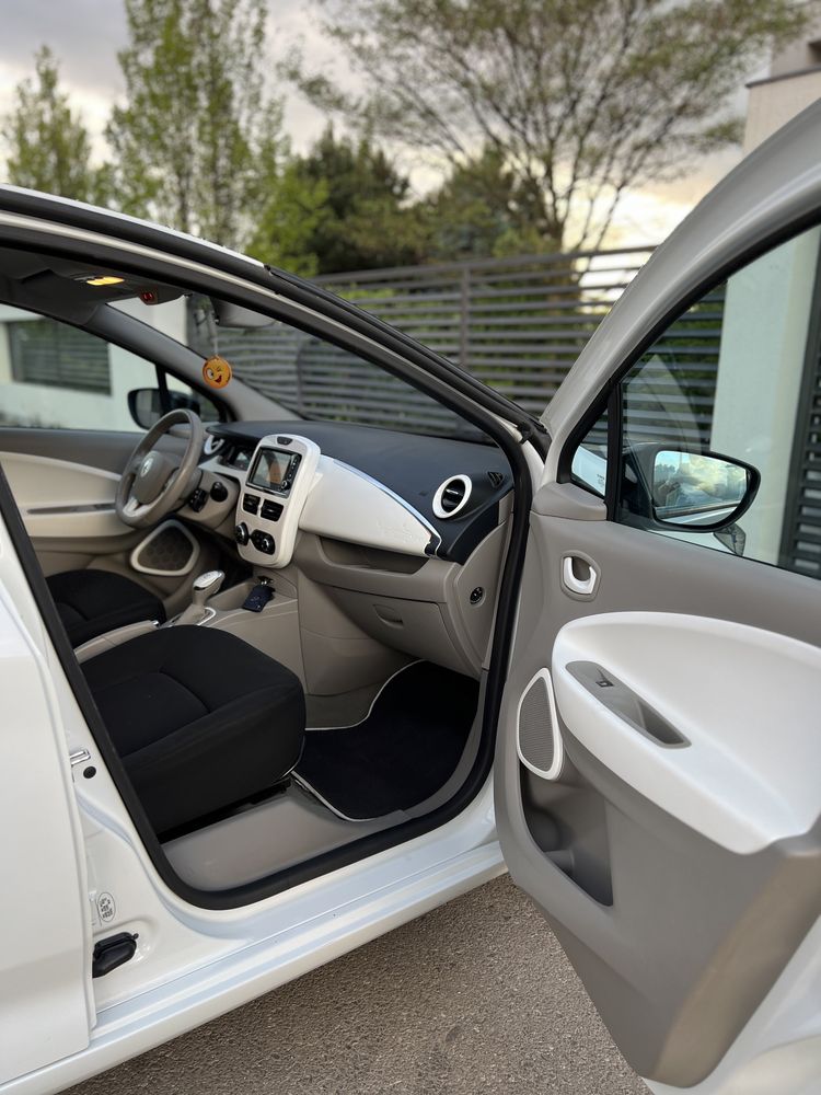 RENAULT.  ZOE  ELECTRIC 2016 KM 83000 stare impecabil
