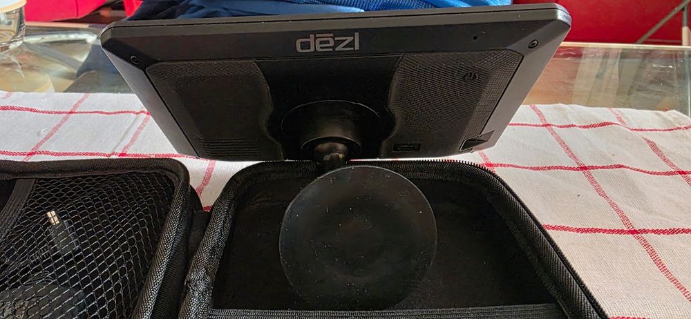 Навигация за камион Garmin Dezl LGV700 MT-S карти за цяла Европа