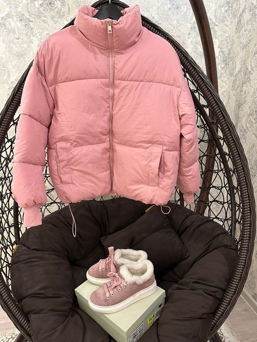 Куртка и кроссовки