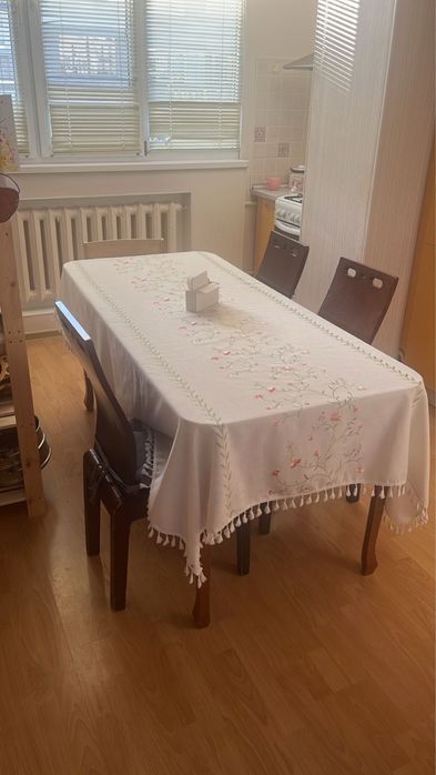 Продается отличный стол (170х75)