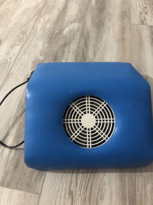 Пылесос настольный маникюрный