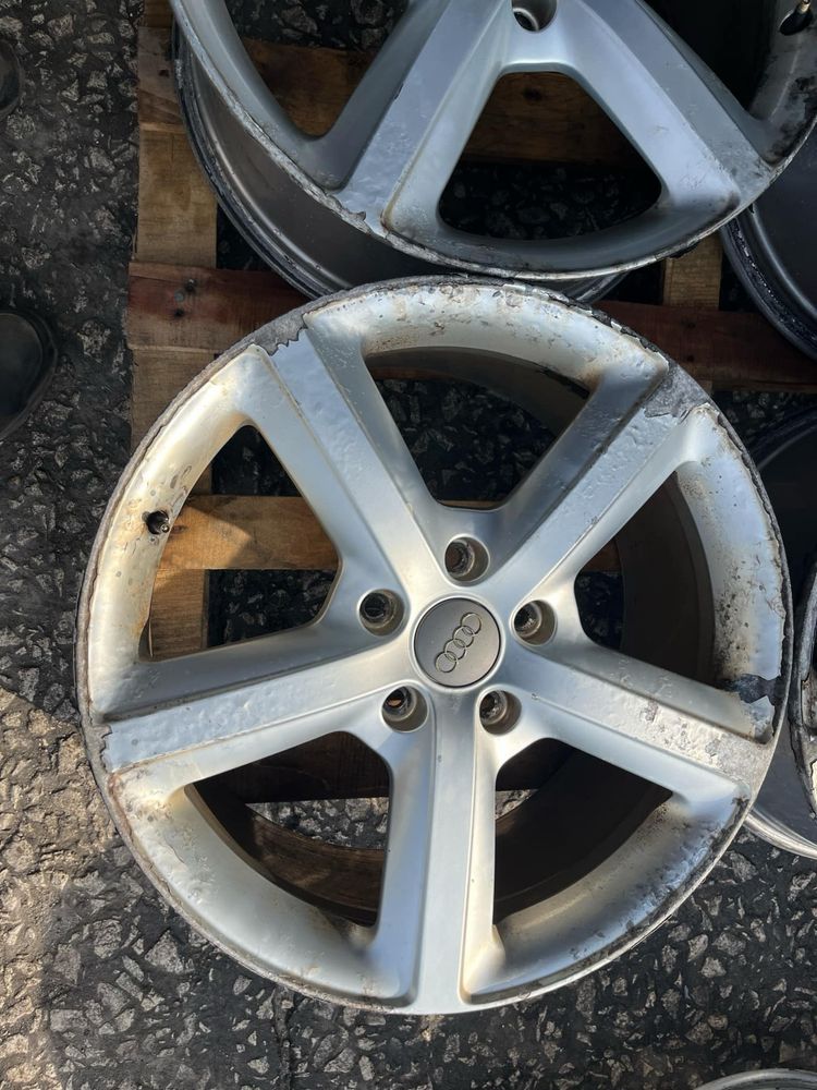 Джанти Ауди AUDI Q7 4L 5x130 20'' ET60 9J 4L0601025H ном 133 за боя са