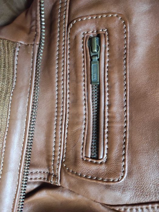 Мъжко кожено кафяво яке с плетена яка, почти ново, размер S, Hong Kong