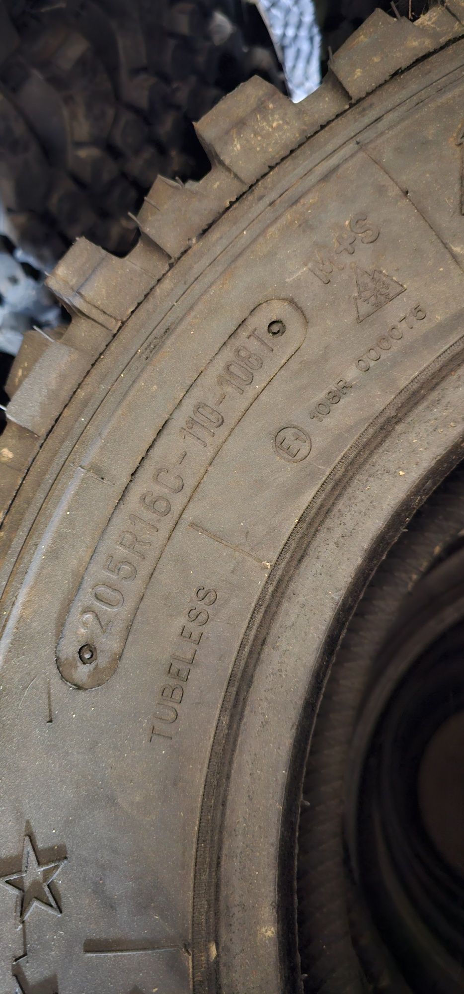 205 R 16 C off road Pneus Elite