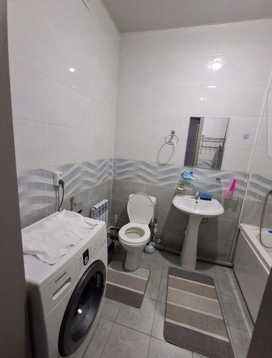 Tinchlik metro yonida kvartira Bezmakler