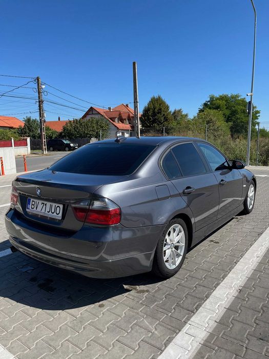 BMW Seria 3 E90 320i