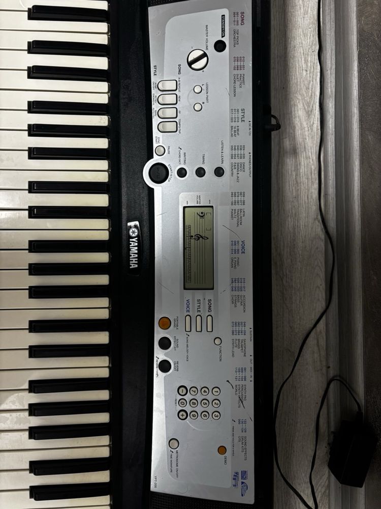 Електричско пияно YAMAHA