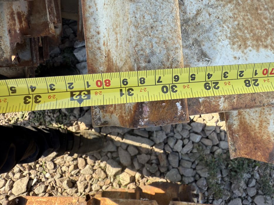 Продавам ламарина  2 м на 80 см 1.2 кг