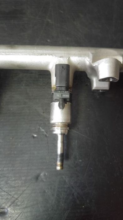 Injector 1.5 b dhf vw golf 7 04e906036an