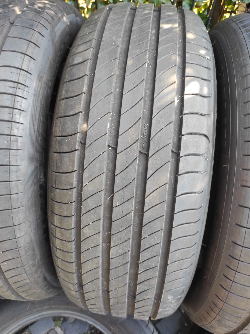 225/55/18 Michelin
