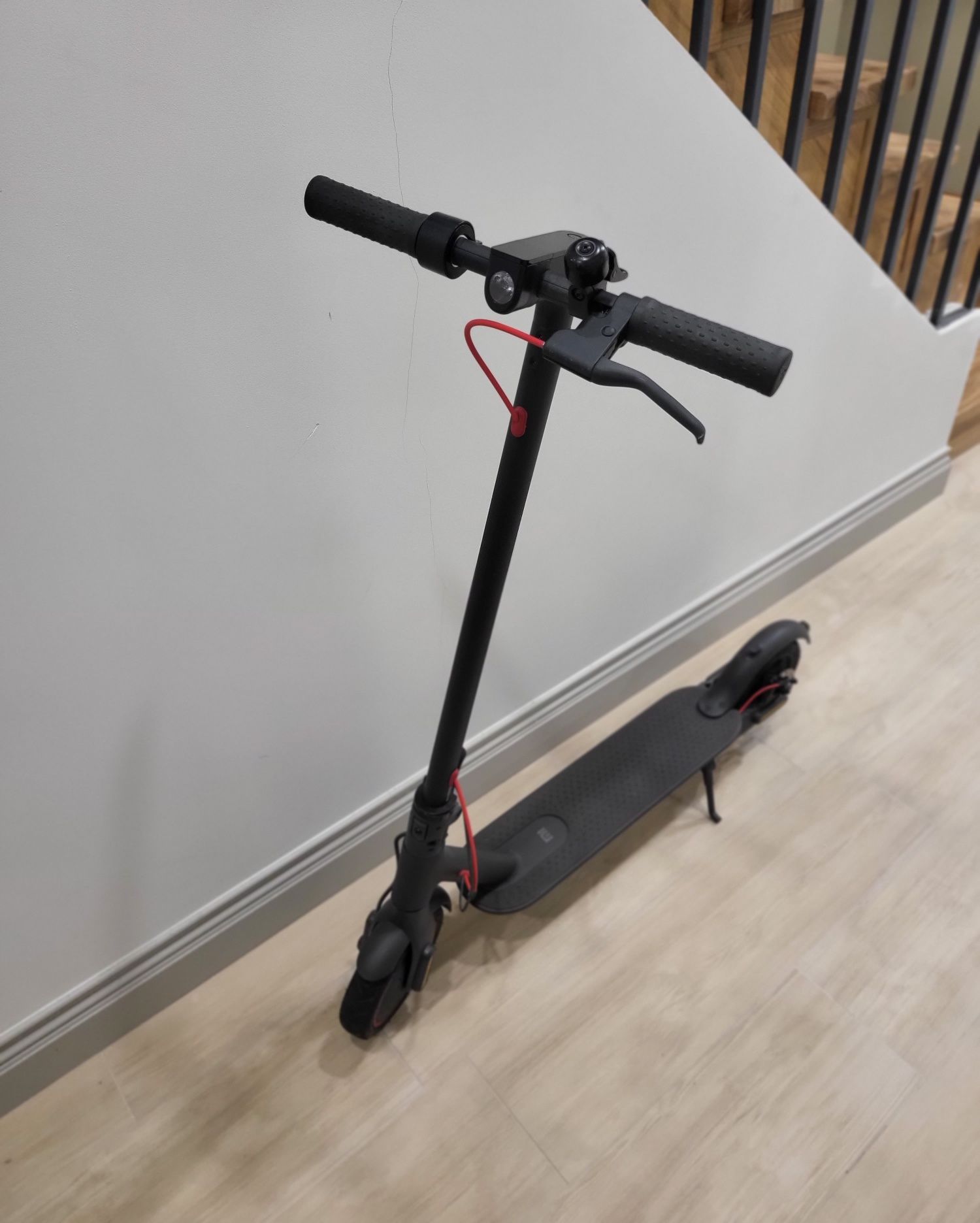 Электросамокат Mi Electric Scooter Pro