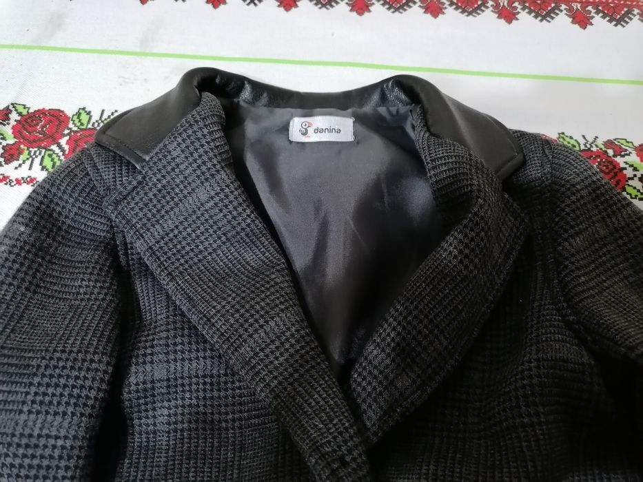 Vând pachet geaca și sacou baiat 4 - 5 ani