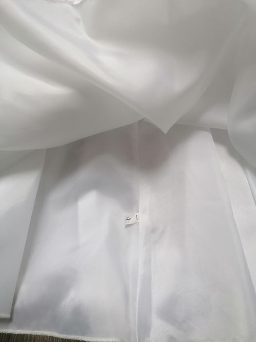 Rochiță albă, fulg de nea