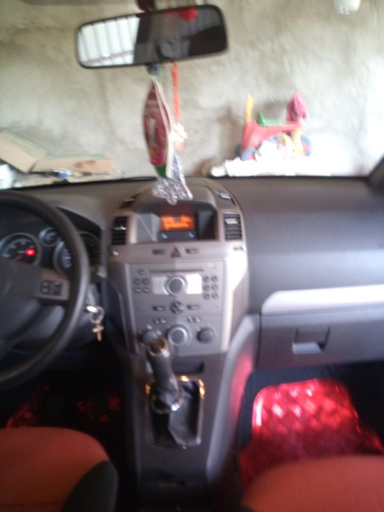 Vind opal Zafira oferit de propietar