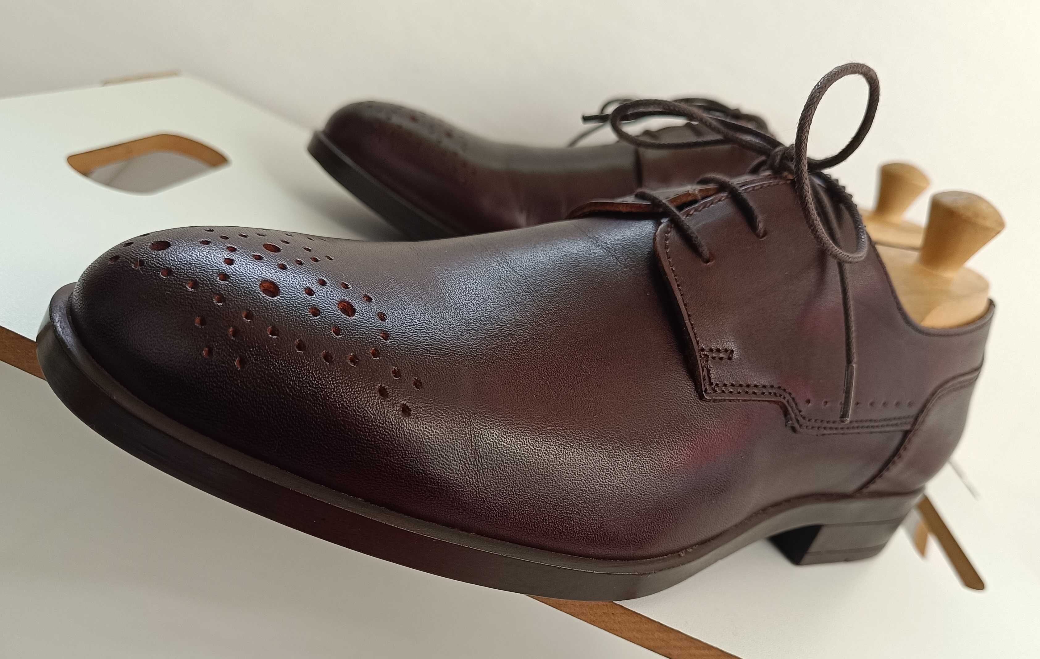 Pantofi derby 40 lucrati manual Minelli NOI piele naturala moale