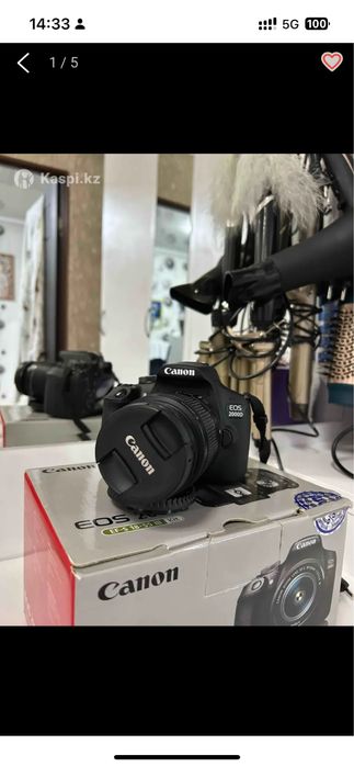 Фотоаппарат Canon EOS 2000D