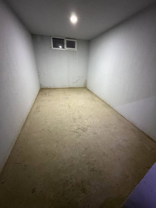 Сдаётся кладовка 20 м2 (5м*4м) по ул. Махтумкули