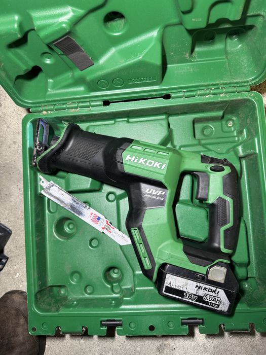 Foerastrau sanie hikoki cu baterie de 5ah